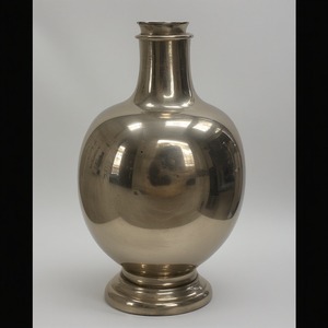 Vase en aluminium Pentagon Accent décoratif élégant et durable pour décoration floristique et intérieure - Product Image 6