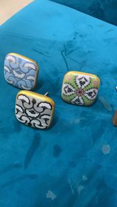 Perillas de cerámica hechas a medida, con temática vintage y patrón para decoración del hogar, tiendas y diseñadores de interiores con diseño floral y pájaro - Product Image 4