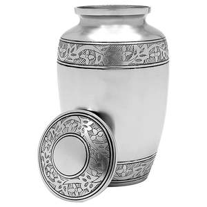 Urna de cremación ecológica de estilo europeo de latón hecha a mano de primera calidad para cenizas recuerdo conmemorativo duradero con opciones personalizables - Product Image 6