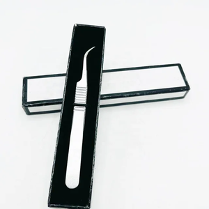 Pince à cils en gros de qualité supérieure en acier inoxydable massif incurvé en J avec pince à épiler pour extension de cils à volume scintillant argenté - Product Image 2