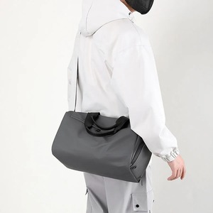 กระเป๋ายิมน้ำหนักเบาพร้อมช่องกันน้ำสำหรับเสื้อผ้าเปียกและรองเท้าสำหรับยิมของผู้ชายผู้หญิง - Product Image 3