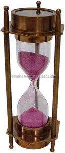 นาฬิกาทรายทองเหลือง 3 นาทีพร้อมเข็มทิศตั้งเวลาทั้งสองด้านพร้อมนาฬิกาทรายสีม่วงประกายตกแต่งบนโต๊ะนาฬิกาทราย - Product Image 6