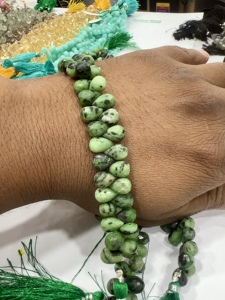 Lágrimas de Briolette facetadas de zoisita verde Natural, tamaño de hebra de 8 pulgadas, 5-7mm, aproximadamente corte de gota, piedras preciosas sueltas, cuentas de piedras preciosas sueltas - Product Image 6