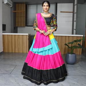 Último diseñador puro rayón algodón Gamthi espejo trabajo Lehenga Choli por FabZone - Product Image 1