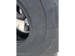 Pneu sans chambre à air Pneus de chargeur sans chambre à air très résistants Taille 23.5-25 Origine américaine - Product Image 6