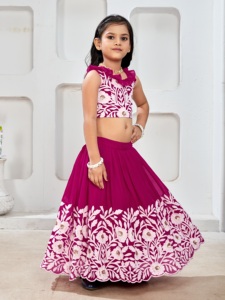 Ensemble Lehenga Choli ethnique pour filles Shoryam Fashion, magnifique Ghagra Choli rose Rani à motifs floraux, bord festonné, détails en sequins, pour les fêtes - Product Image 4