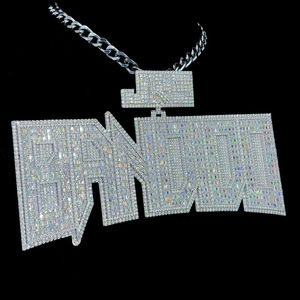 Cierre de Letra Personalizado de Plata de Ley 925 de la Mejor Calidad, Chapado en Oro de 10K, Corte Brillante, Moissanita VVS, Unisex, Cubano, Certificado por GIA - Product Image 3