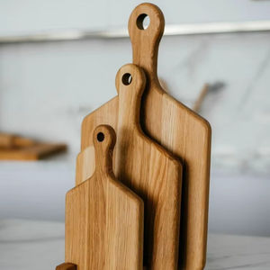 Tabla de cortar de madera maciza hecha a mano: multiusos, durabilidad duradera para todas las necesidades de la cocina - Product Image 1