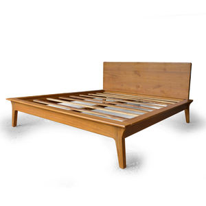 Lit en bois de teck de style vintage Lits en bois fabriqués à la main - Product Image 3