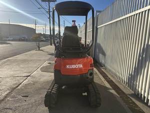 Miniexcavadora Kubota U17 2018: Potencia y Precisión Compactas para Espacios Reducidos - Product Image 3