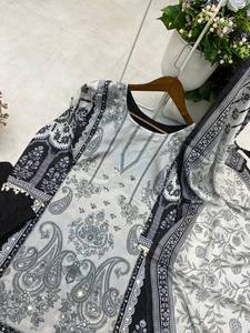 Conjunto de Diseño Moderno y de Tendencia con Pantalones con Estampado de Espejos y Dupatta para Fiesta, de Secado Rápido, para Todas las Estaciones - Product Image 4