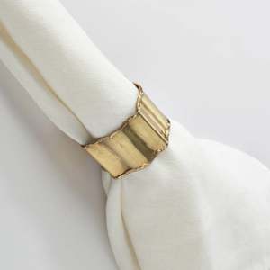 Rond de serviette en métal fabriqué à la main Décoration de table unique pour la réception de mariage - Product Image 3