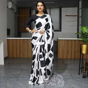 Saree imprimé en Satin du Japon lourd avec chemisier Banglory non cousu, tenue de mariage, designer indien pakistanais, sari élégant à la mode - Product Image 1