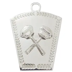 Bijou de collier d'officier de marque maçonnique Bijou de règlement anglais plaqué argent pour vêtements - Product Image 1
