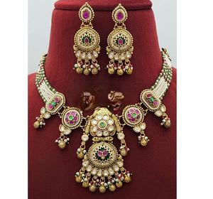 Conjunto de Collar y Aretes de Diseño Exclusivo con Acabado Dorado de Primera Calidad para Bodas, Colección para Mujer - Product Image 1