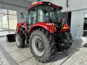Achetez un tracteur agricole robuste et performant 2024 Case IH Farmall 75C qui assure un fonctionnement fluide par différentes conditions de terrain. - Product Image 5