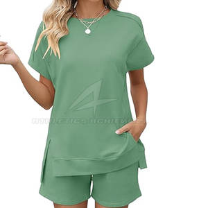 Conjuntos de entrenamiento informales de diseño personalizado para mujer, pantalones cortos y camisa de patrón sólido, precio al por mayor para Primavera/Verano - Product Image 1