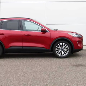 Ford Escape Hybrid Titanium 2022 Certificado Limpio - Product Image 1