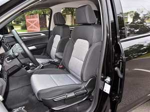 Pick-up diesel-électrique d'occasion Interstellar L 2.0T 2026, 4 portes, 5 places, manuel/automatique, très demandé - Product Image 2