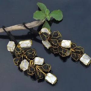 Vente en gros de cintre en cristal tourmaline noire en sélénite Non poli Protection de l'énergie naturelle Amour et guérison Tenture murale Décorer - Product Image 4