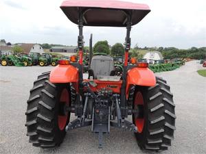 Nouveau moteur Diesel hydraulique YTO 4WD Kubota M6060 tracteur agricole moteur 4 cylindres machine à ossature agricole tracteurs agricoles - Product Image 4