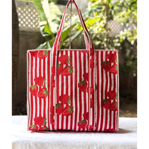 Quilted zippered tote <b>bag</b> for daily use Luxury quilted tote <b>bag</b> <b>with</b> zipper closure Modern quilted tote <b>bag</b> <b>with</b> <b>zip</b> closure - Product Image 2