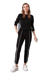 Nouveau design noir pull sweat-shirt à manches longues survêtement de sport avec un design unique ensemble de 2 pièces pour femmes - Product Image 2