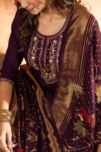 Ensemble Kurta ethnique pour femmes, vente en gros d'ensembles Kurta pour femmes - Product Image 2