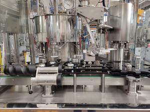 Gran oferta, máquina de llenado y costura de latas de aluminio completamente automática para bebidas carbonatadas y no carbonatadas para precio de exportación - Product Image 3
