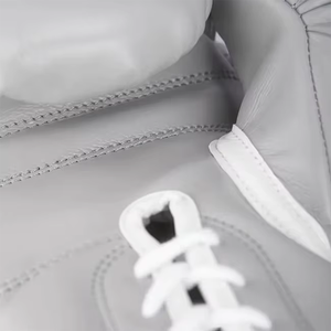 ถุงมือชกมวยคุณภาพสูงระดับมืออาชีพ โลโก้สั่งทำพิเศษ แบบพับนิ้ว ปิดด้วยเชือกผูก ผลิตจากวัสดุ PU สำหรับ MMA ซานด้า ฝึกซ้อม ระบายอากาศได้ดี - Product Image 5