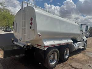 Camión Tractor Diésel de Larga Distancia 6x4 con Tanque de Agua de Gran Capacidad para Construcción y Transporte Logístico, Listo para Enviar - Product Image 4