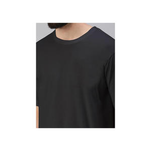 Camiseta Extra Grande con Efecto Desgastado, Estilo Urbano y Moderno para un Look Informal y Relajado - Product Image 4