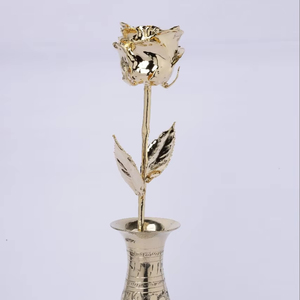 Vase à roses dorées artisanal avec cadre en métal, centre de table de luxe, ornement pour la maison, le bureau, la décoration d'Halloween - Product Image 1