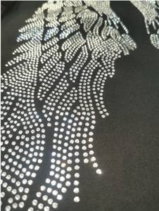 Sweat à capuche surdimensionné avec logo personnalisé en strass, transfert de strass, fermeture éclair intégrale, logo en strass, 550 gsm - Product Image 2