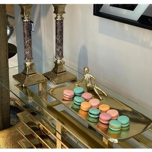 ถาดเสิร์ฟอาหารอลูมิเนียมออกแบบไม่ซ้ําใครทําด้วยมือตอกออกแบบถาดเสิร์ฟเริ่มต้นเคลือบเงาสีทองพร้อมฐานขาตั้ง - Product Image 6