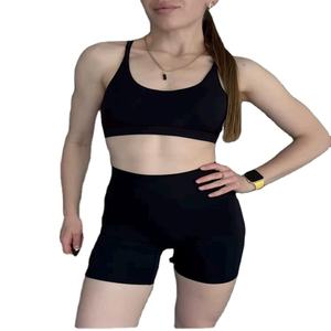 Conjuntos deportivos personalizados de moda para mujer, conjunto de sujetador deportivo con espalda cruzada y pantalones cortos de yoga para mujer - Product Image 1