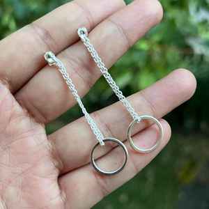 Boucles d'oreilles longues rondes en argent Sterling bijoux faits à la main cadeau de créateur pour les femmes d'anniversaire bijoux élégants - Product Image 1
