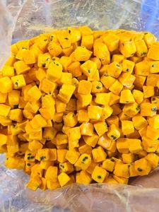 Blocs de pulpe de fruit de la passion surgelés IQF avec pépins, qualité export, pour smoothies, desserts et boissons, 99 GD Bio - Product Image 4
