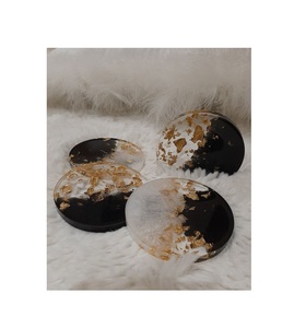 Sous-verre en résine protégeant les surfaces des taches de chaleur et d'humidité des boissons dans les cuisines, les salles à manger, les bureaux, les cafés, les restaurants - Product Image 1