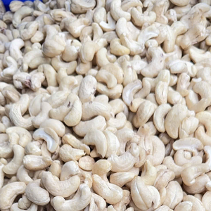 Fabrication Ww240 Ww320 Ws Lp Prix de gros du noyau de noix de cajou Santigo au Vietnam exporté en gros vers l'Asie, l'UE, le Moyen-Orient - Product Image 1