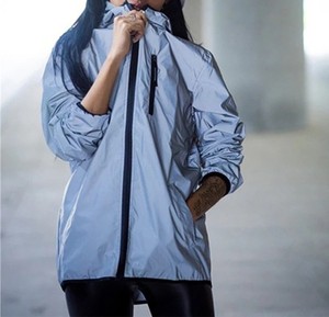 Veste pour femme à capuche très vendue, conception OEM, veste d'hiver décontractée à fermeture éclair, fabricant en gros, veste softshell haut de gamme - Product Image 6