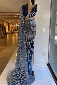 Vestido de baile glamuroso etéreo con detalles de encaje y un diseño romántico con hombros descubiertos - Product Image 3