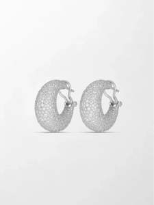 Boucles d'oreilles en or blanc 18 carats avec diamants de laboratoire ronds entièrement pavés, 10,37 carats, couleur GH, pureté VS, 1037 pierres, éclat nuageux - Product Image 2