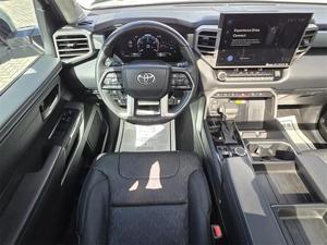 Toyota Tundra hybride Limited 2024 d'occasion À VENDRE - Product Image 4