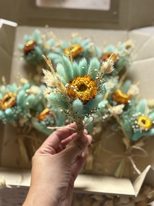 Mini Ramo de Flores Secas, Colas de Conejo, Helichrysum, Ramo Pequeño y Colorido - Product Image 4