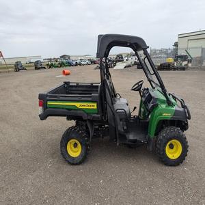Le véhicule utilitaire John Deere Gator HPX615 offre une robustesse, un contrôle et une durabilité exceptionnels. Achetez des équipements de qualité supérieure auprès de Wholesale. - Product Image 3