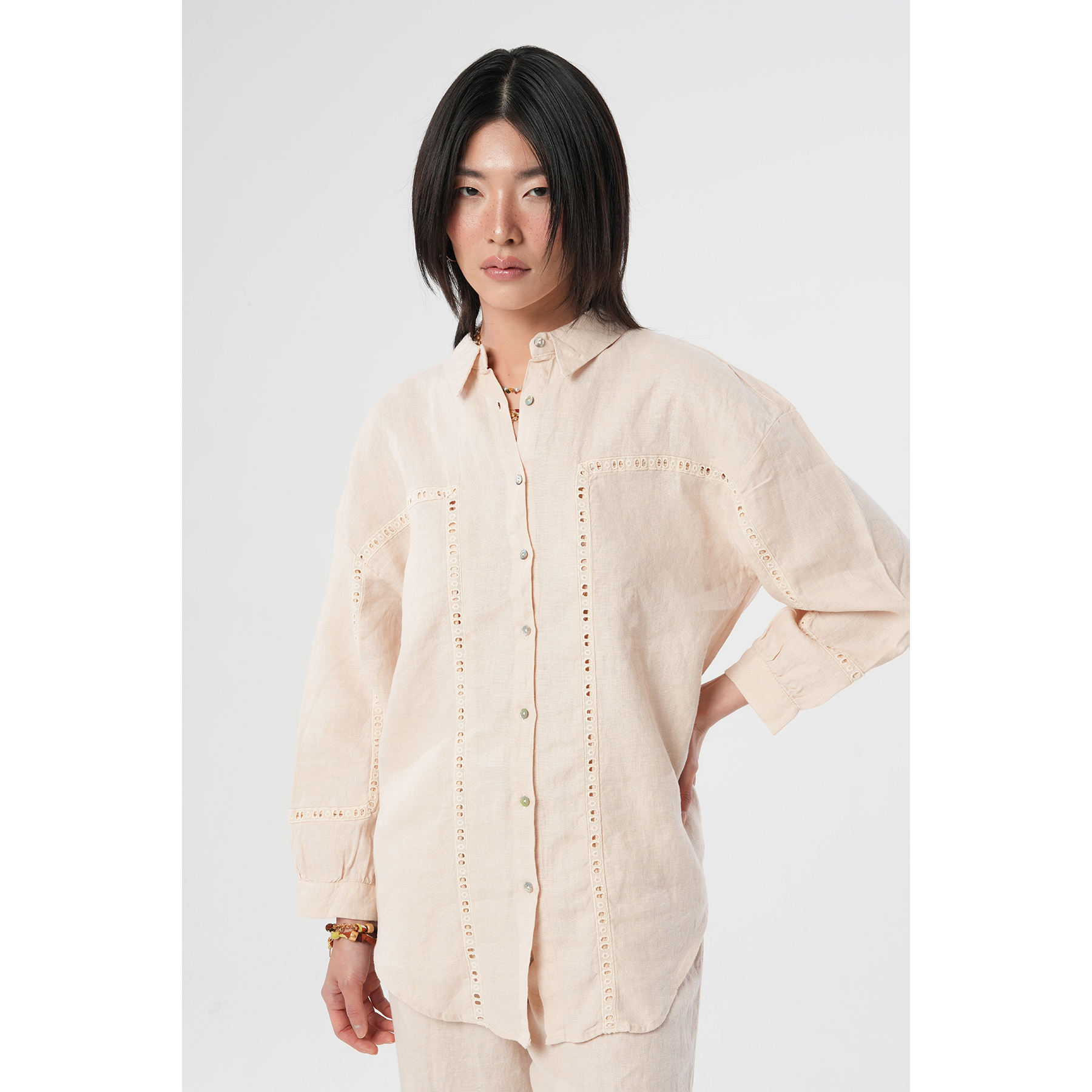 สีเบจอ่อน