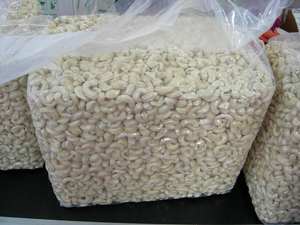 Organic Raw Cashew <b>Nuts</b> for Sale - Product Image 2