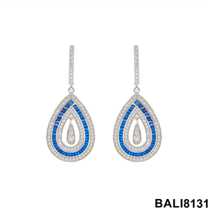 Boucles d'oreilles pendantes symétriques élégantes et luxueuses en or 14 carats plaqué rhodium, bijoux fins avec accents de diamants naturels taille brillant, 5,97 g - Product Image 2