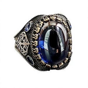Anillo de plata para hombre con patrón de Yggdrasil, zafiro azul oscuro ovalado, hecho a mano, con diseño de árbol de la vida y engaste de bisel. - Product Image 1